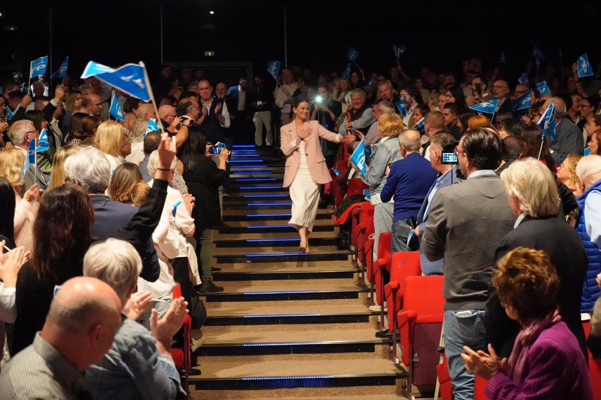La presidenta del PP de Baleares, Marga Prohens, al inicio del acto. - PP