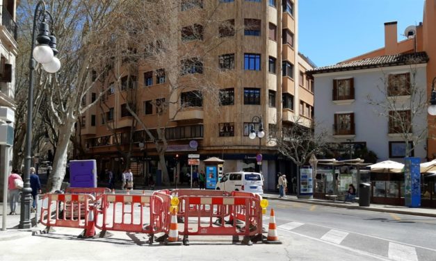 Emaya realiza los últimos trabajos y la pavimentación de la calle Unió desde este martes y hasta el 21 de abril