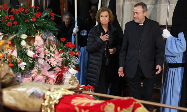 La Reina Sofía asiste a la Procesión del Sant Crist de la Sang en Palma
