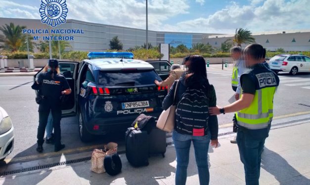 Detenido un grupo de carteristas que actuaban en el aeropuerto de Palma