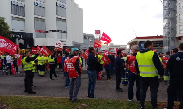 Trabajadores del metal suspenden la huelga prevista el miércoles para seguir con las negociaciones con la patronal