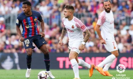 El FC Barcelona golea al Mallorca en el Camp Nou (3-0)