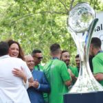 La presidenta del Consell de Mallorca, Catalina Caldera, durante la recepción a los jugadores del Mallorca Palma Futsal. - CONSELL DE MALLORCA