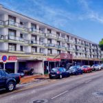 Fachada del hotel Guya Wave.