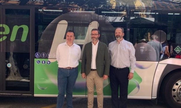 Palma es la primera ciudad de España con un autobús articulado de hidrógeno ya circulando