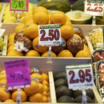 Diferentes frutas en un puesto de un mercado - Eduardo Parra - Europa Press - Archivo