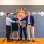 Foto oficial de la renovación del entrenador del RCD Mallorca, Javier Aguirre.