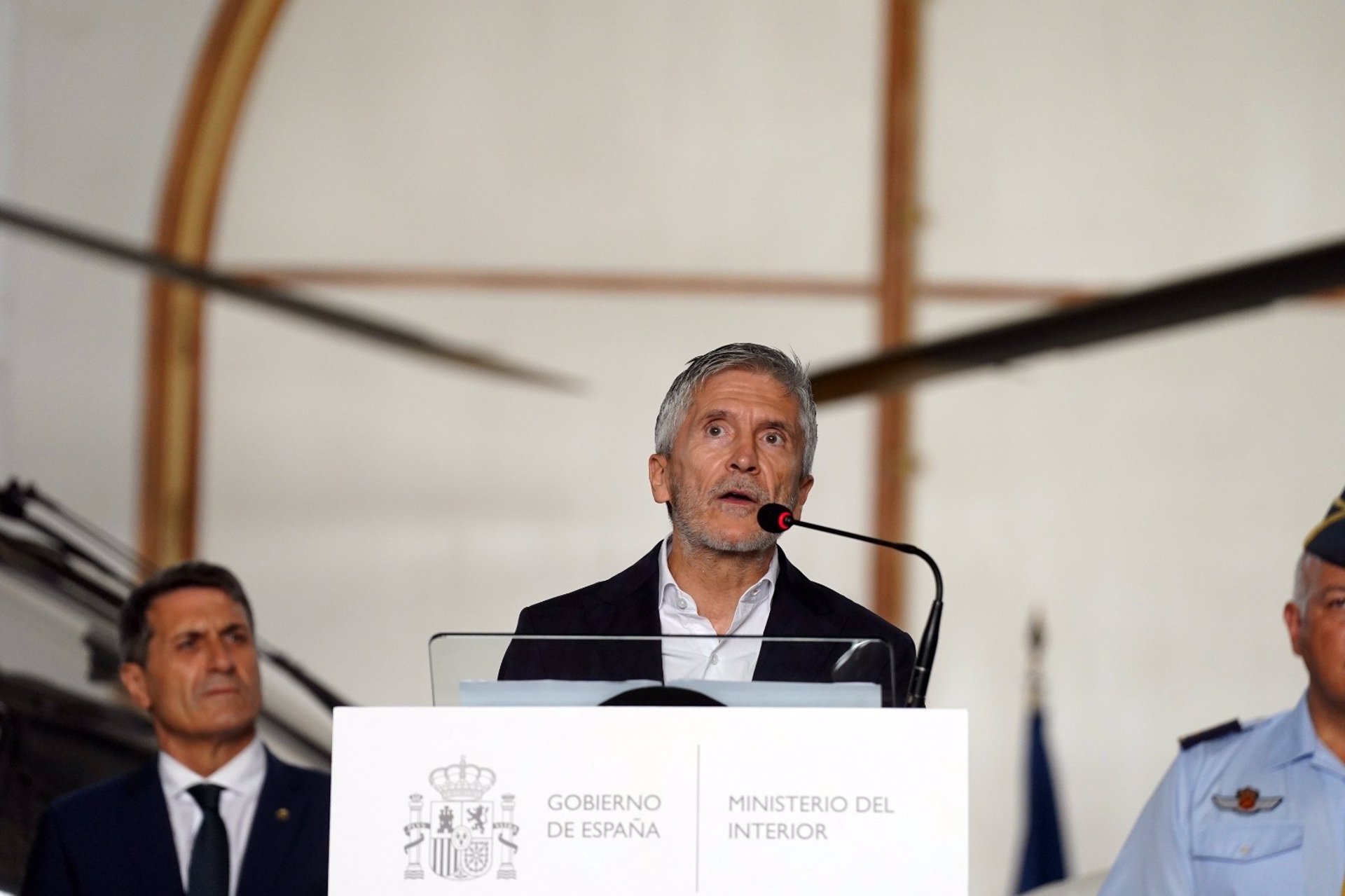 El ministro de Interior, Fernando García-Marlaska, durante la presentación de la Operación Verano 2023. - ÁLEX ZEA / EUROPA PRESS