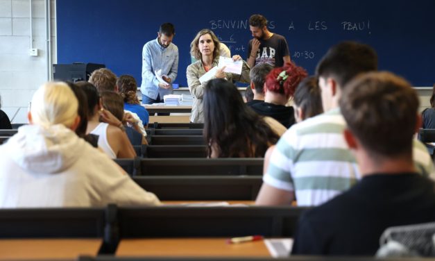 Los 4.773 alumnos que comienzan la PBAU hoy en Baleares pueden elegir in situ el examen en catalán o castellano