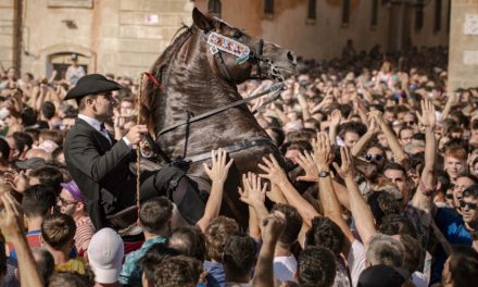 La primera jornada de las fiestas de Sant Joan de Ciutadella discurre sin incidentes graves ni detenciones