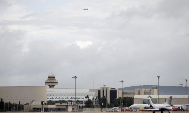 Los aeropuertos de Baleares tienen previsto operar este lunes 1.356 vuelos, 27 más que en 2022