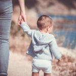 Niño con su Madre