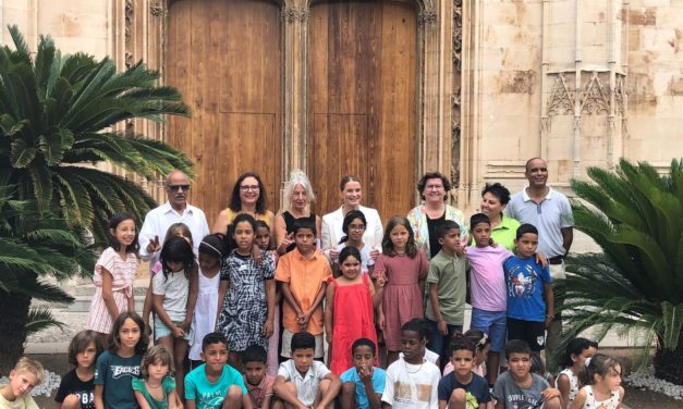 Prohens da la bienvenida a los 27 niños saharauis de ‘Vacances en Pau’ y les desea “disfrutar mucho de la experiencia”