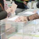 Persona Votando