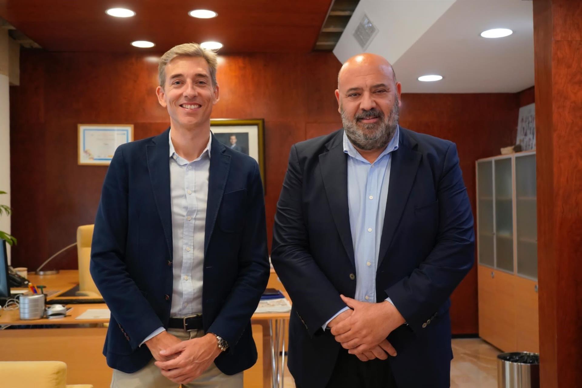 Encuentro del CEO del RCD Mallorca, Alfonso Díaz, y el alcalde de Palma, Jaime Martínez, en el Ayuntamiento de Palma. - AYUNTAMIENTO DE PALMA
