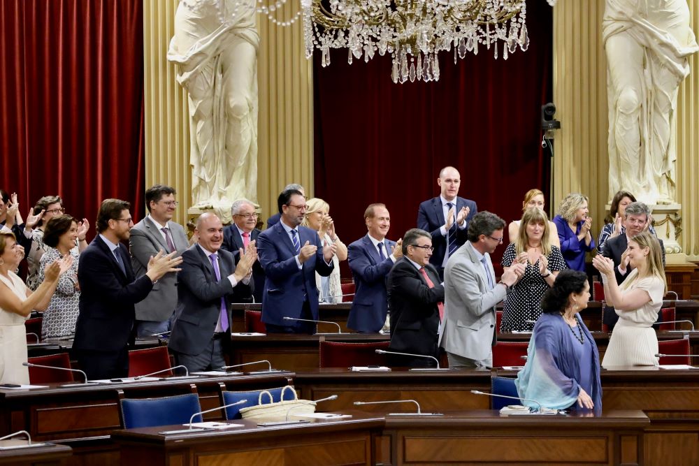 La presidenta del PP de Baleares, Marga Prohens, durante la sesión de investidura del Parlament balear. - CAIB.