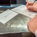 El plazo para votar por correo termina este viernes a las 14.00 horas