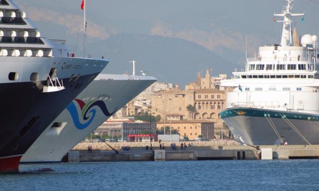 Comerciantes exigen al Govern que “modifique o cancele” el acuerdo que limita la llegada de cruceros a Palma