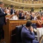 (El portavoz del PSOE en el Congreso, Patxi López, la diputada socialista y expresidenta de Baleares, Francina Armengol en el hemicilo - Eduardo Parra - Europa Press