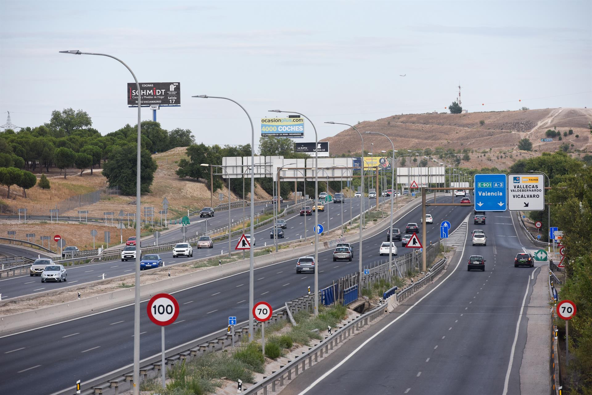 Tráfico moderado en la autovía A-3. - Gustavo Valiente - Europa Press