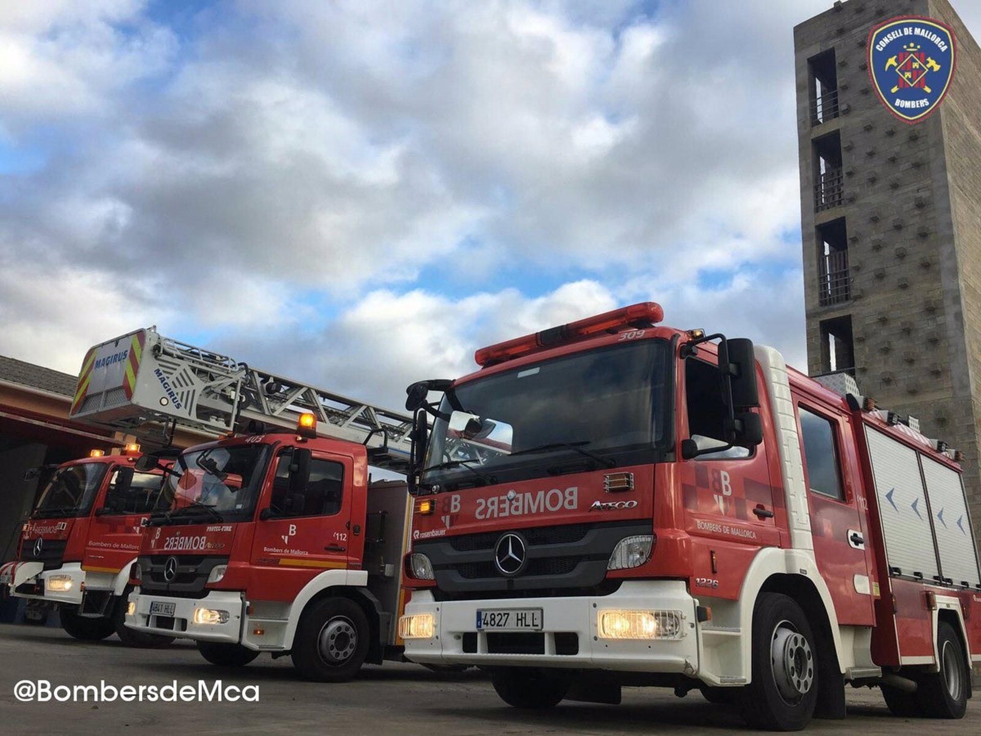 Camiones de los Bomberos de Mallorca. Recurso. - BOMBERS DE MALLORCA - Archivo
