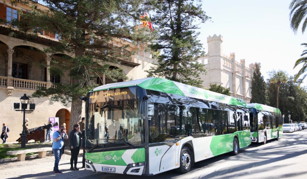 El Govern compró cinco autobuses de hidrógeno verde.