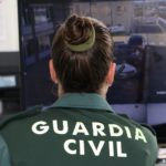 Agente de la Guardia Civil de espaldas. - GUARDIA CIVIL - Archivo