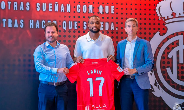 El RCD Mallorca confirma el fichaje de Cyle Larin por las próximas cinco temporadas