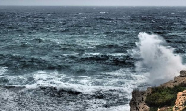 Mallorca y Menorca estarán este lunes en alerta amarilla por oleaje