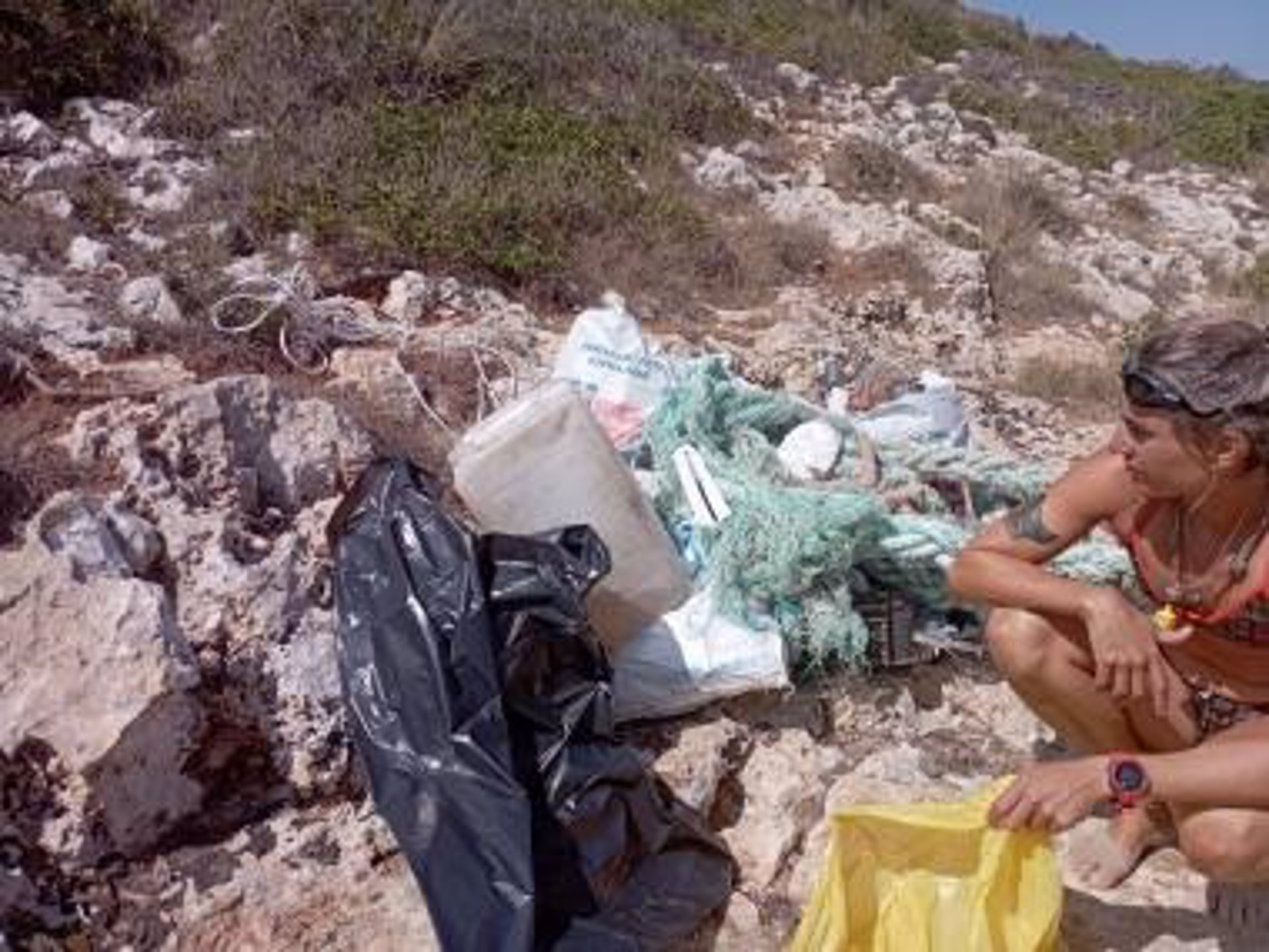 Imagen de los residuos retirados en una de las playas de Manacor. - AYUNTAMIENTO DE MANACOR