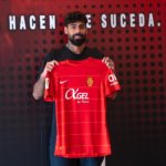 Samu Costa ya es nuevo jugador del RCD Mallorca.