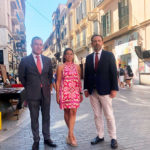 El conseller de Empresa, Empleo y Energía, Alenjandro Sáenz de San Pedro, junto a la presidenta de la Comisión de comercio interior de la Cámara de Comercio de Mallorca, Joana Manresa, y el director general de Empresa José Antonio Caldés. - EUROPAPRESS