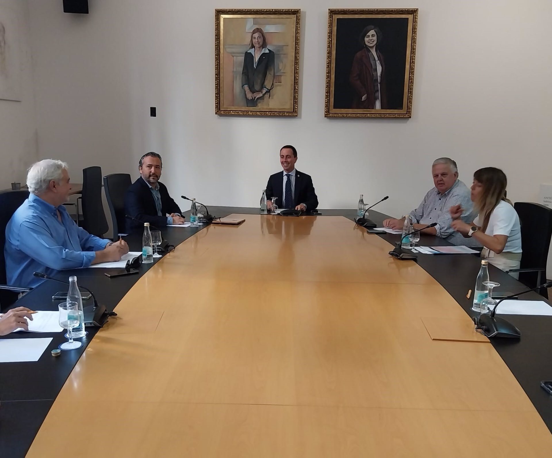 Reunión del presidente del Consell de Mallorca, Llorenç Galmés, con representantes del sector del transporte. - CONSELL DE MALLORCA