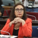 La consellera de Salud, Manuela García durante una sesión de control en el Parlament balear.