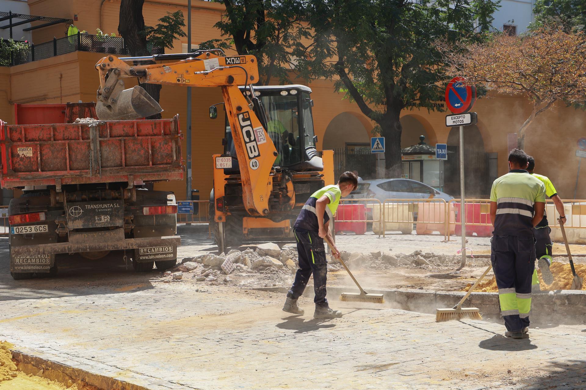 Trabajadores de la construcción en una obra. - Rocío Ruz - Europa Press