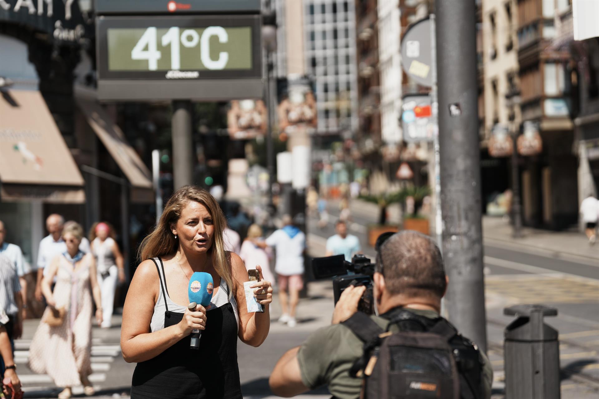 Un termómetro con una temperatura de 41ºC durante la cuarta ola de calor del verano, a 23 de agosto de 2023, en Bilbao, Vizcaya, País Vasco (España). - H.Bilbao - Europa Press