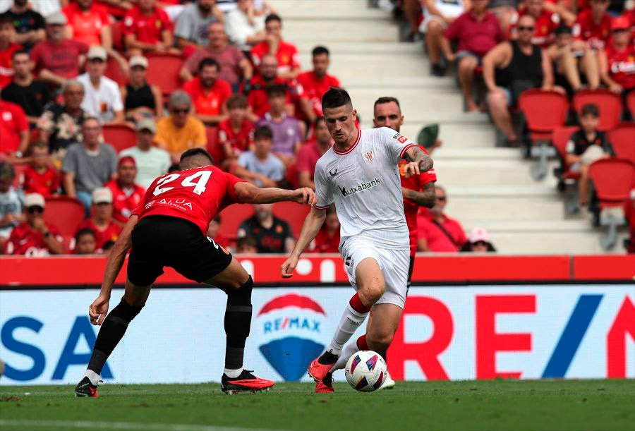 Martin Valjent en una acción en defensa. Foto: LaLiga.com