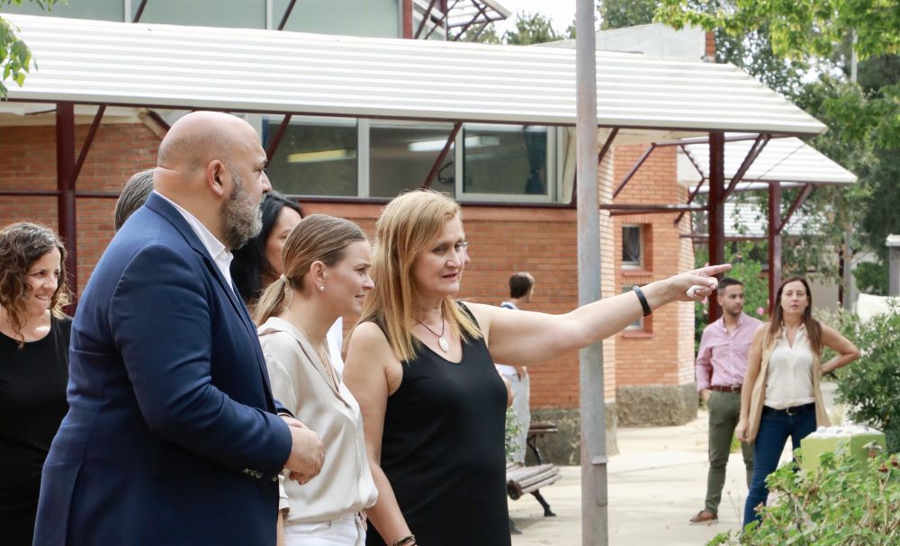 Prohens visita un centro de educación especial.