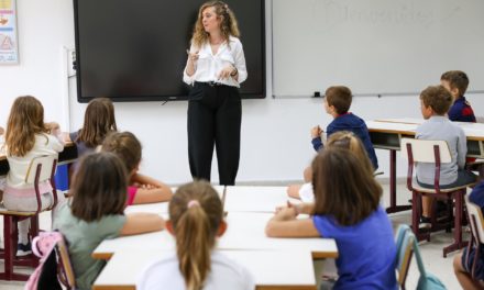Convocan concentraciones contra los concursos de traslados de docentes