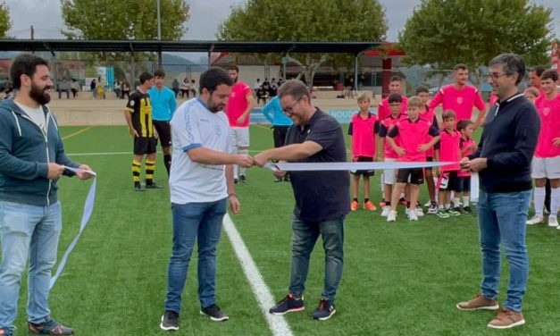 Alaró estrena oficialmente el nuevo campo de fútbol de césped artificial