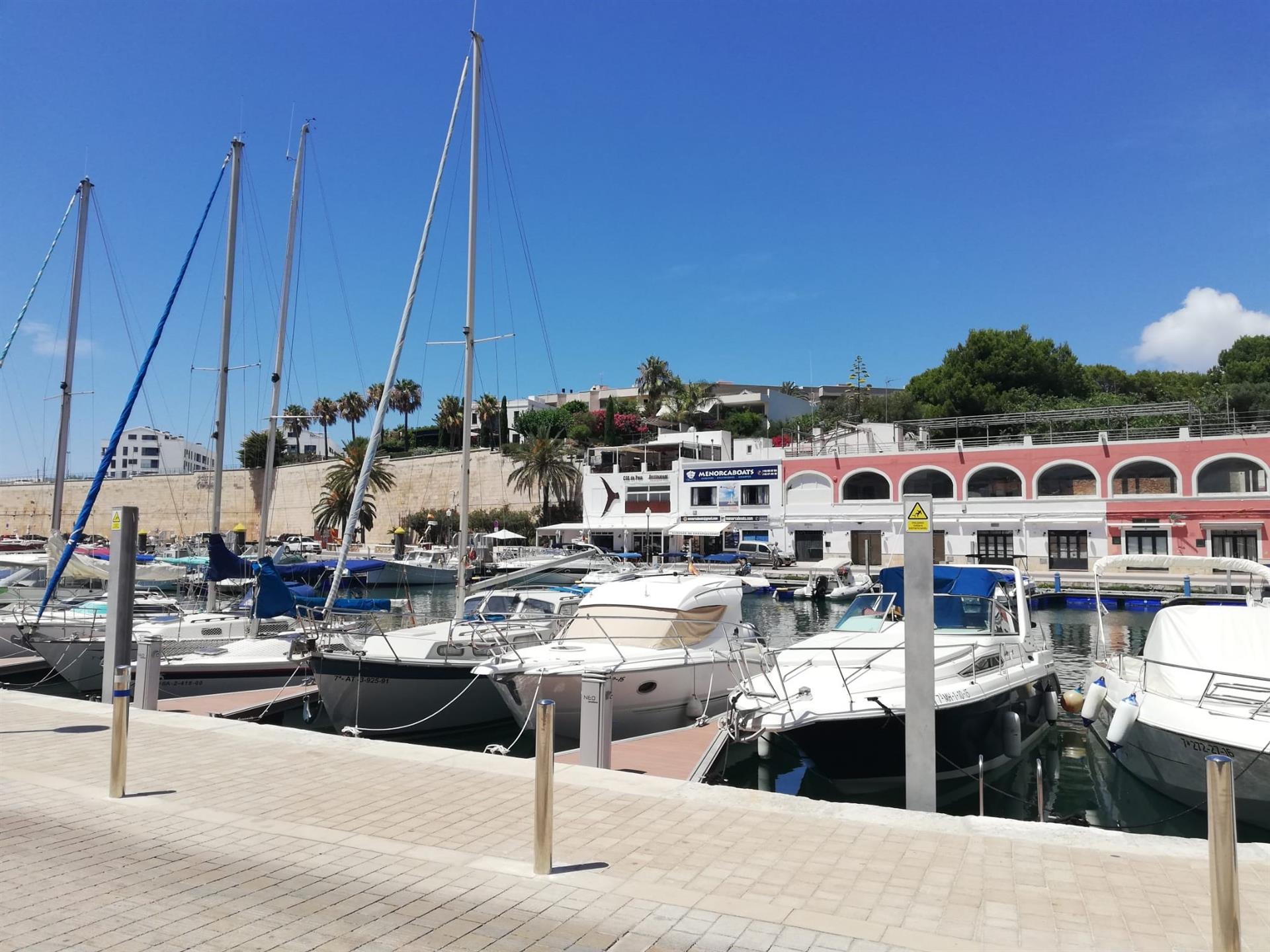 Embarcaciones amarradas en el Puerto de Ciutadella. - EUROPA PRESS - Archivo