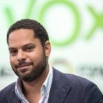 El secretario general de VOX, Ignacio Garriga, durante una rueda de prensa tras la reunión del Comité de Acción Política de VOX, en la sede nacional del partido. - Diego Radamés - Europa Press