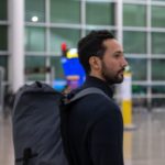 El cantante en el aeropuerto - LORENA SOPENA - EUROPA PRESS