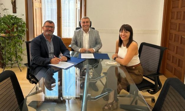 El Ayuntamiento de Inca renueva su compromiso con la Fundación Proyecto Joven de Proyecto Hogar Baleares