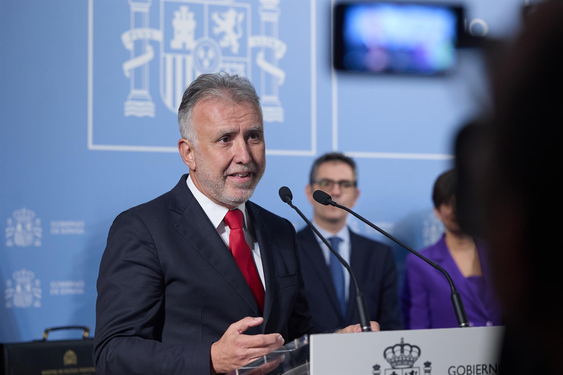 El nuevo ministro de Política Territorial y Memoria Democrática, Ángel Víctor Torres, interviene durante el acto de entrega de la cartera de Política Territorial, en la Delegación del Gobierno de Madrid, a 21 de noviembre de 2023, en Madrid (España). - Jesús Hellín - Europa Press
