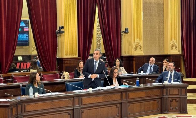 Vera y Costa responden a la oposición con la amnistía: “Crear españoles de primera y segunda sí que es segregar”