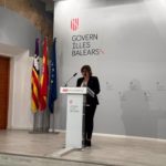 La consellera de Presidencia y Administraciones Públicas, Antònia Maria Estarellas, en rueda de prensa. - EUROPA PRESS