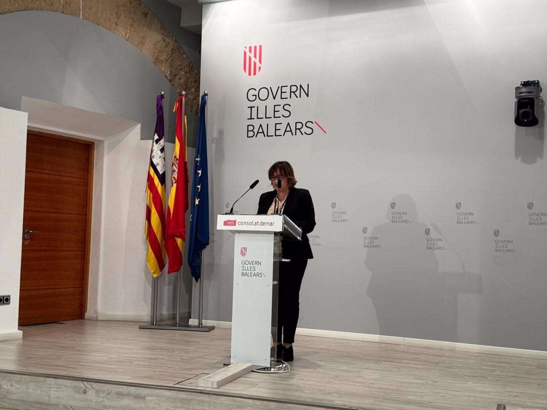 La consellera de Presidencia y Administraciones Públicas, Antònia Maria Estarellas, en rueda de prensa. - EUROPA PRESS