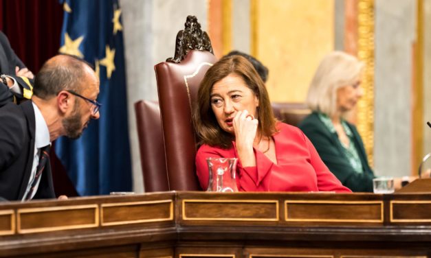 PP y Vox se niegan a aplaudir a Armengol por su discurso “partidista” en la apertura de legislatura