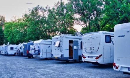 Vox reclama a los municipios estacionamiento y puntos de descarga de aguas para caravanas